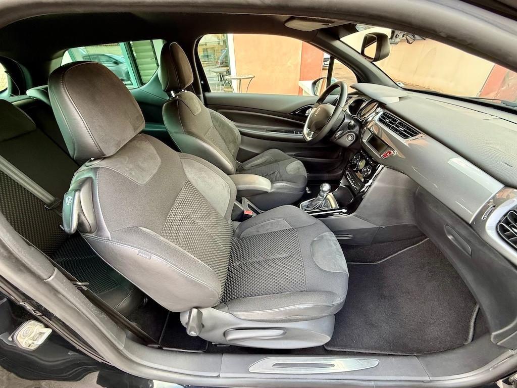 Ds DS3 DS 3 1.2 VTi 82 Just Black