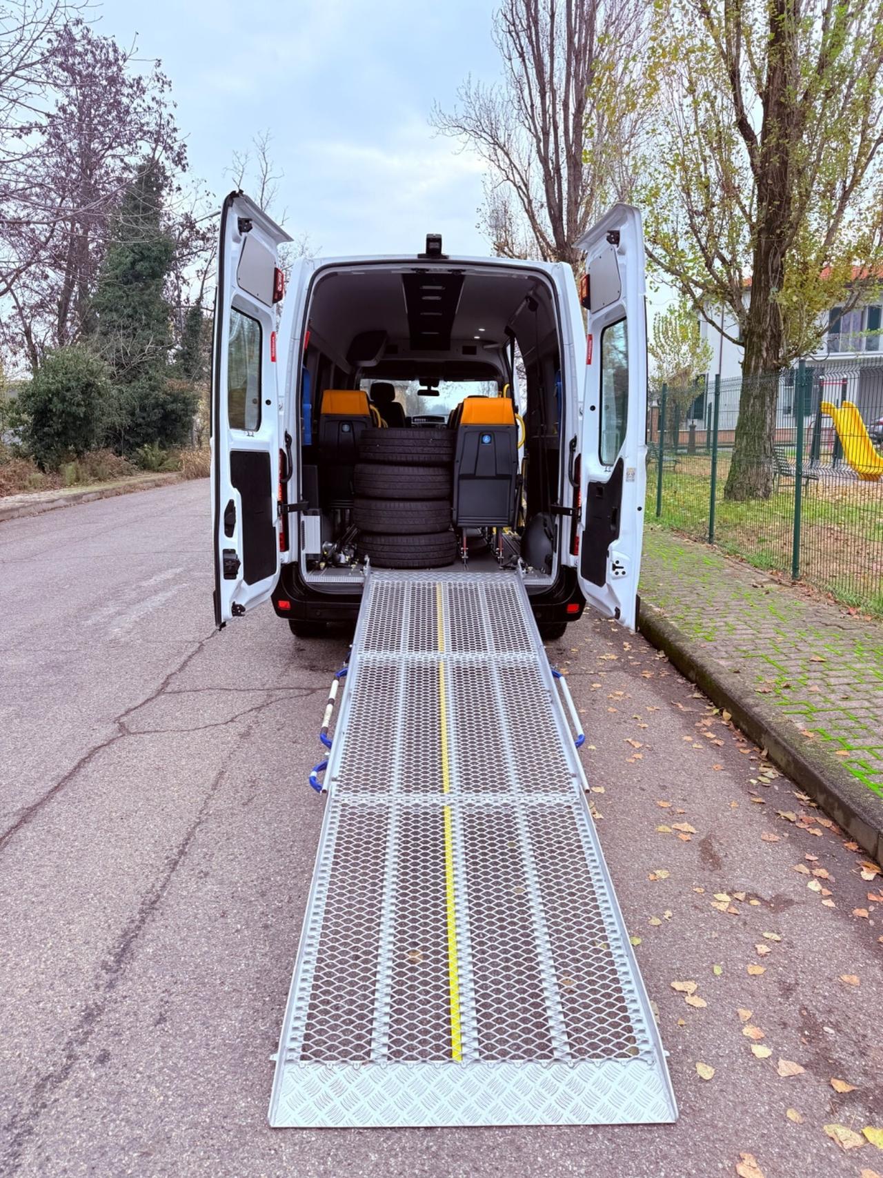 Renault Master- 2018 PULMINO 9 POSTI PARI AL NUOVO