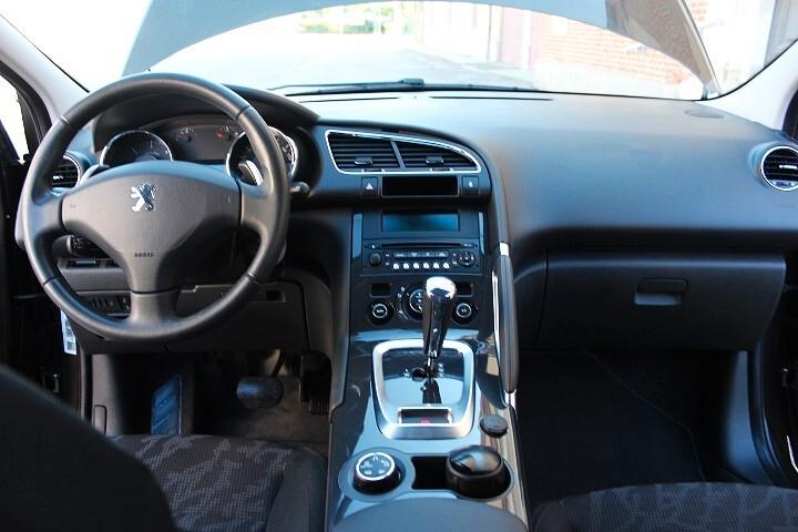 Peugeot 3008 1.6 HDi 110CV cambio robotizzato Tecno UNICA UTILIZZATRICE COME DA FOTO STUPENDA