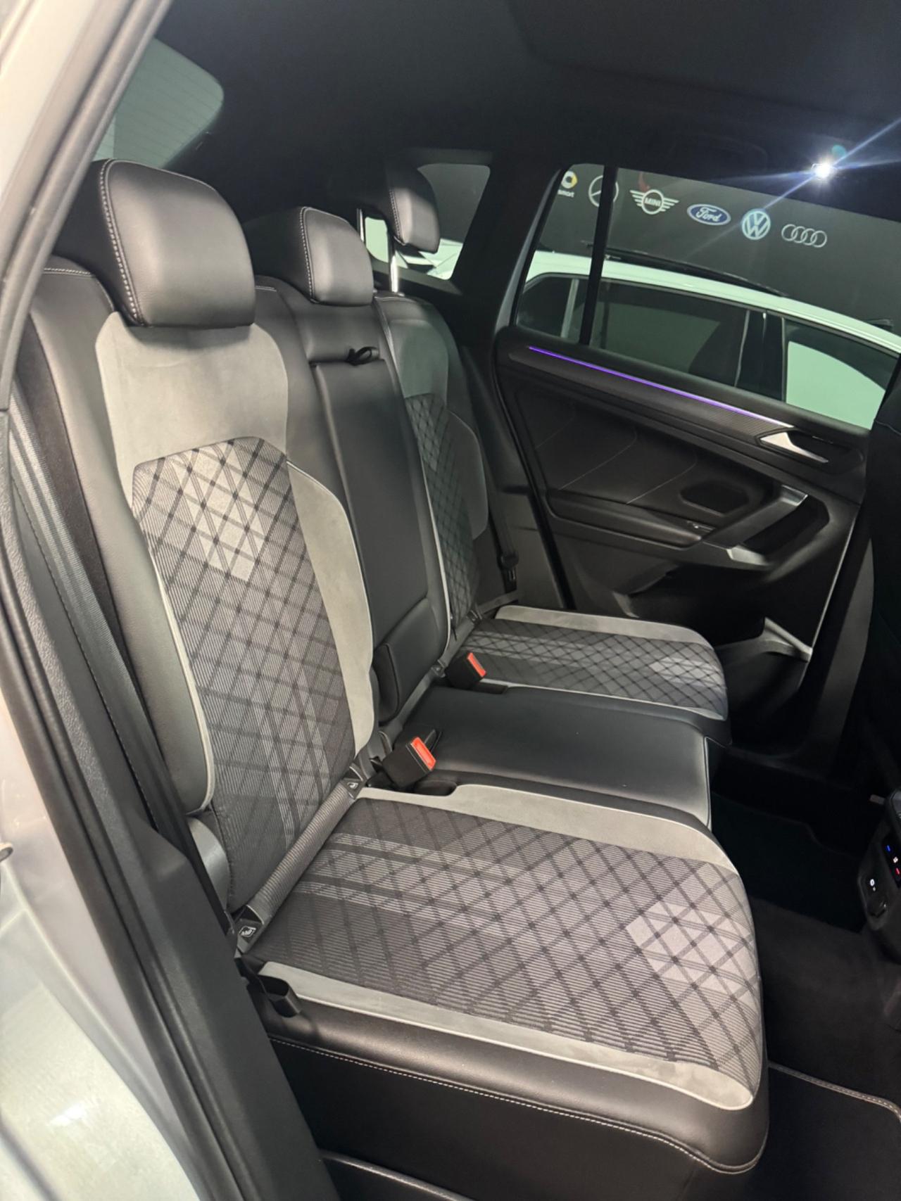 VW Tiguan 2.0 TDI 150 CV DSG R-Line Tetto Apribile