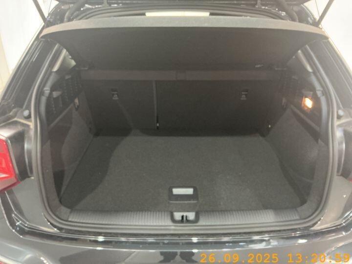 Audi Q2 30 TFSI Business Advanced