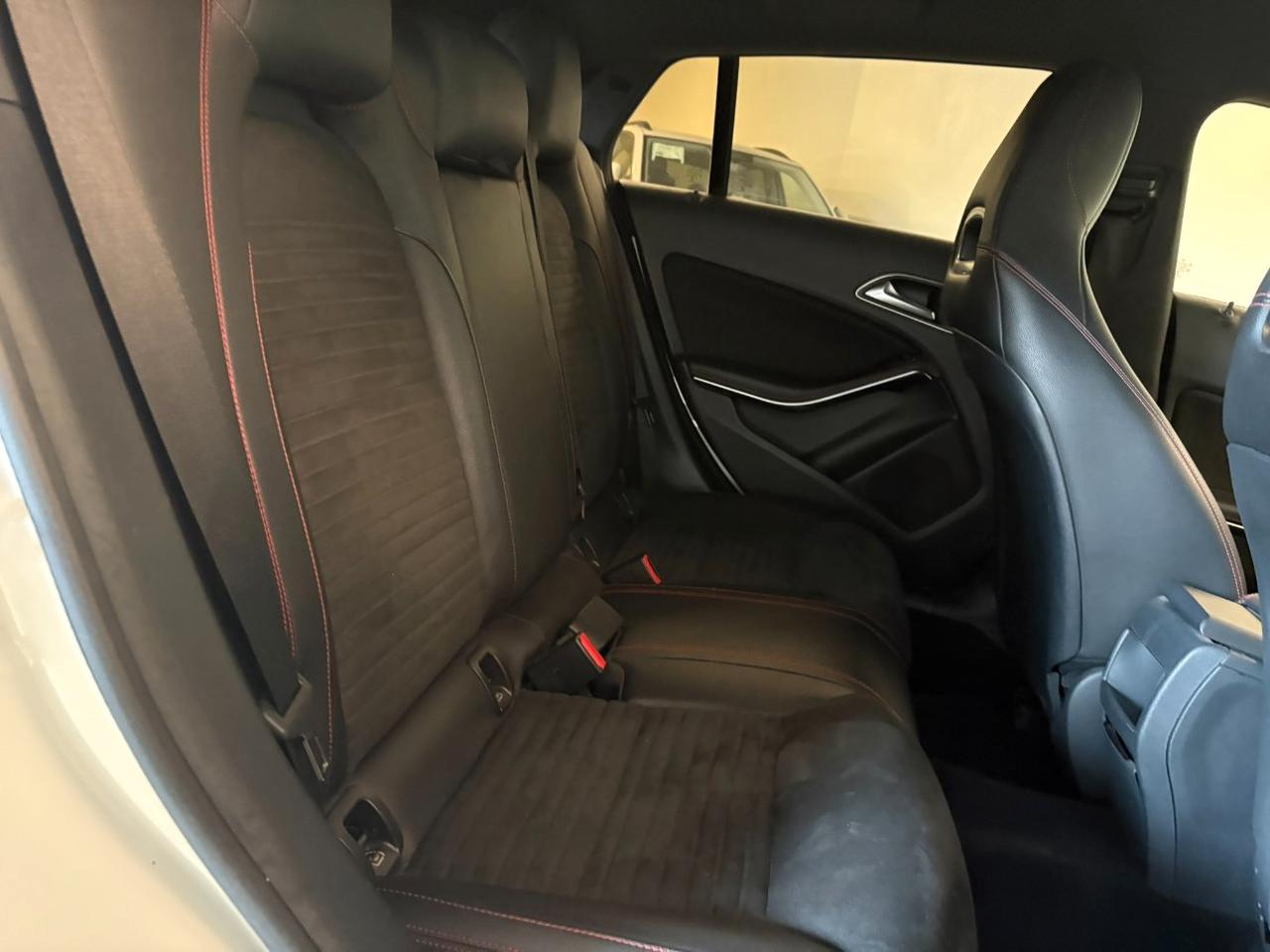 Mercedes-Benz CLA 200 d Shooting Brake Premium S.W.