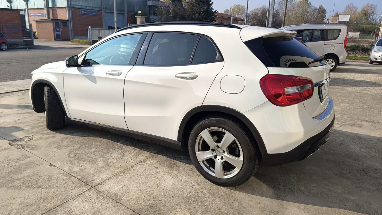 MERCEDES-BENZ GLA 200 d Automatic Business