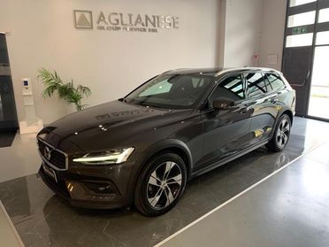 VOLVO V60 Cross Country B4 (d) AWD automatico Ultimate