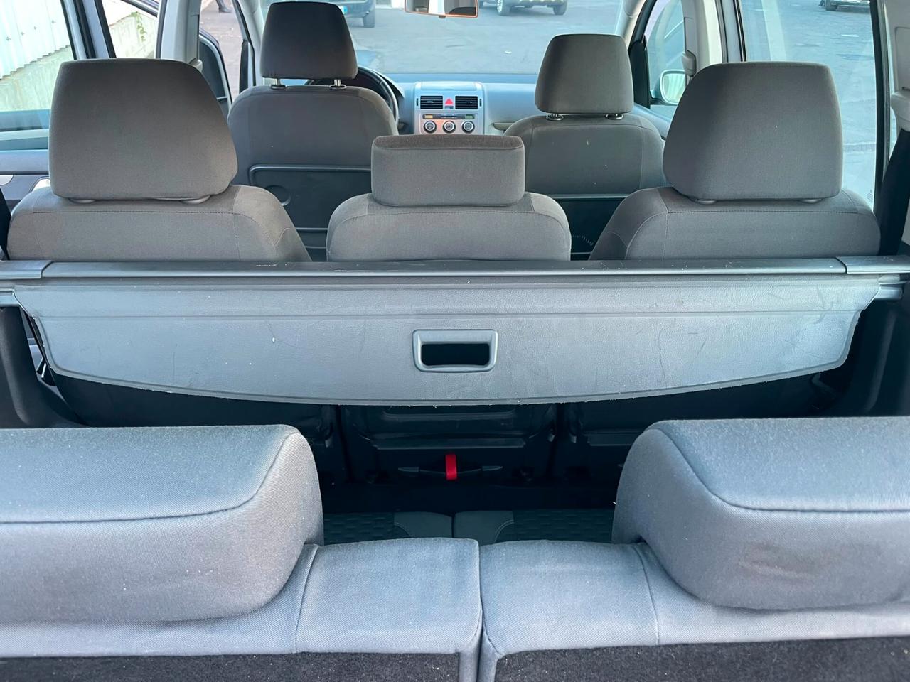 Volkswagen Touran 1.9 TDI 105CV 7 POSTI