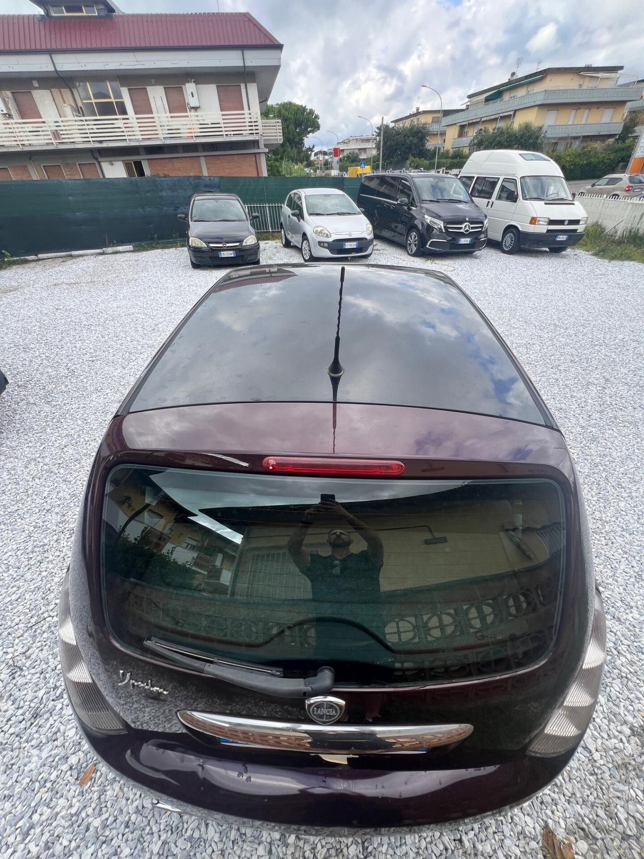 Lancia Ypsilon 1.2 69 CV Unyca