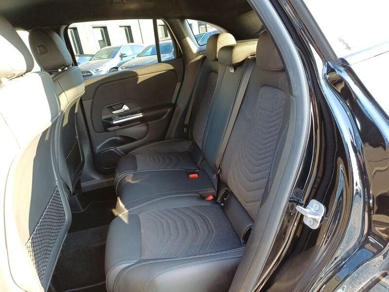 Mercedes-Benz GLA GLA 180 d Progressive Advanced NIGHT-PACK