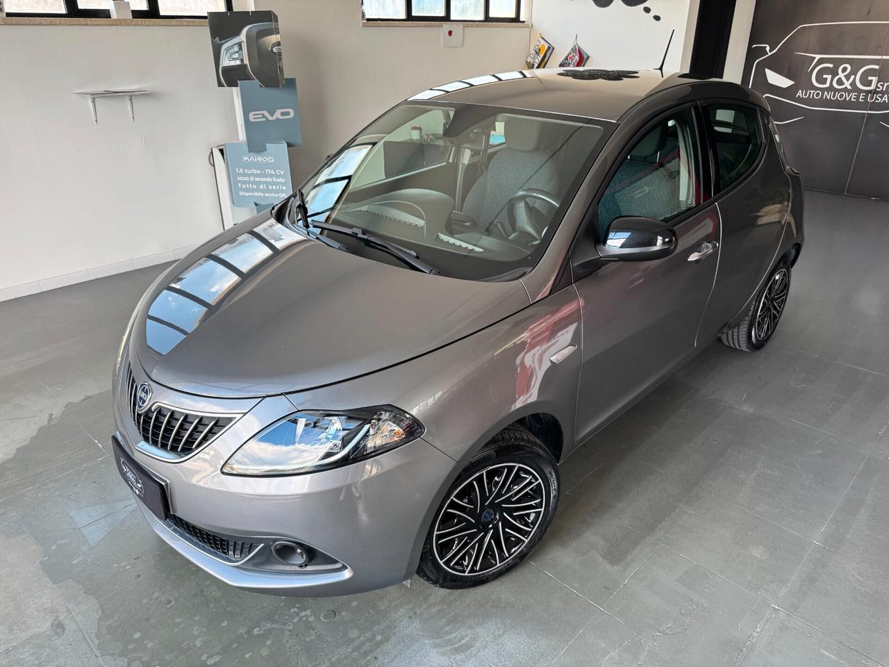 Lancia Ypsilon 1.0 FireFly Hybrid Gold - 2023
