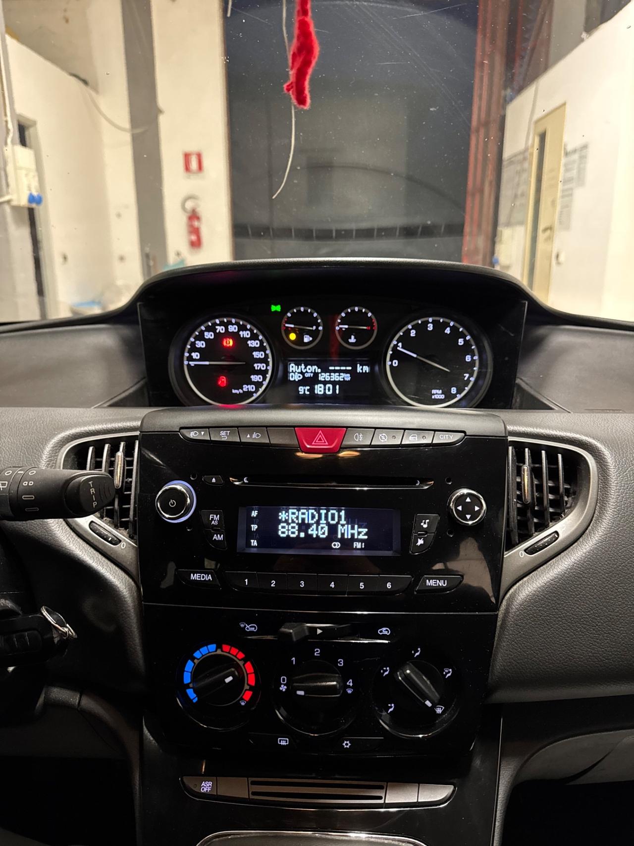 Lancia Ypsilon 1.2 69 CV 5 porte S&S Platinum