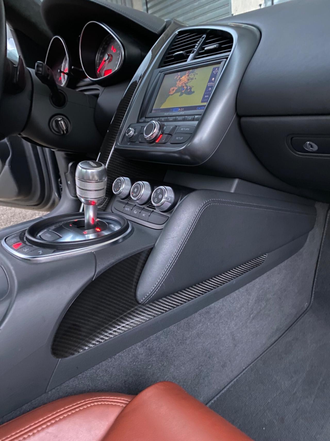 Audi R8 4.2 V8 FSI 420cv quattro R-tronic