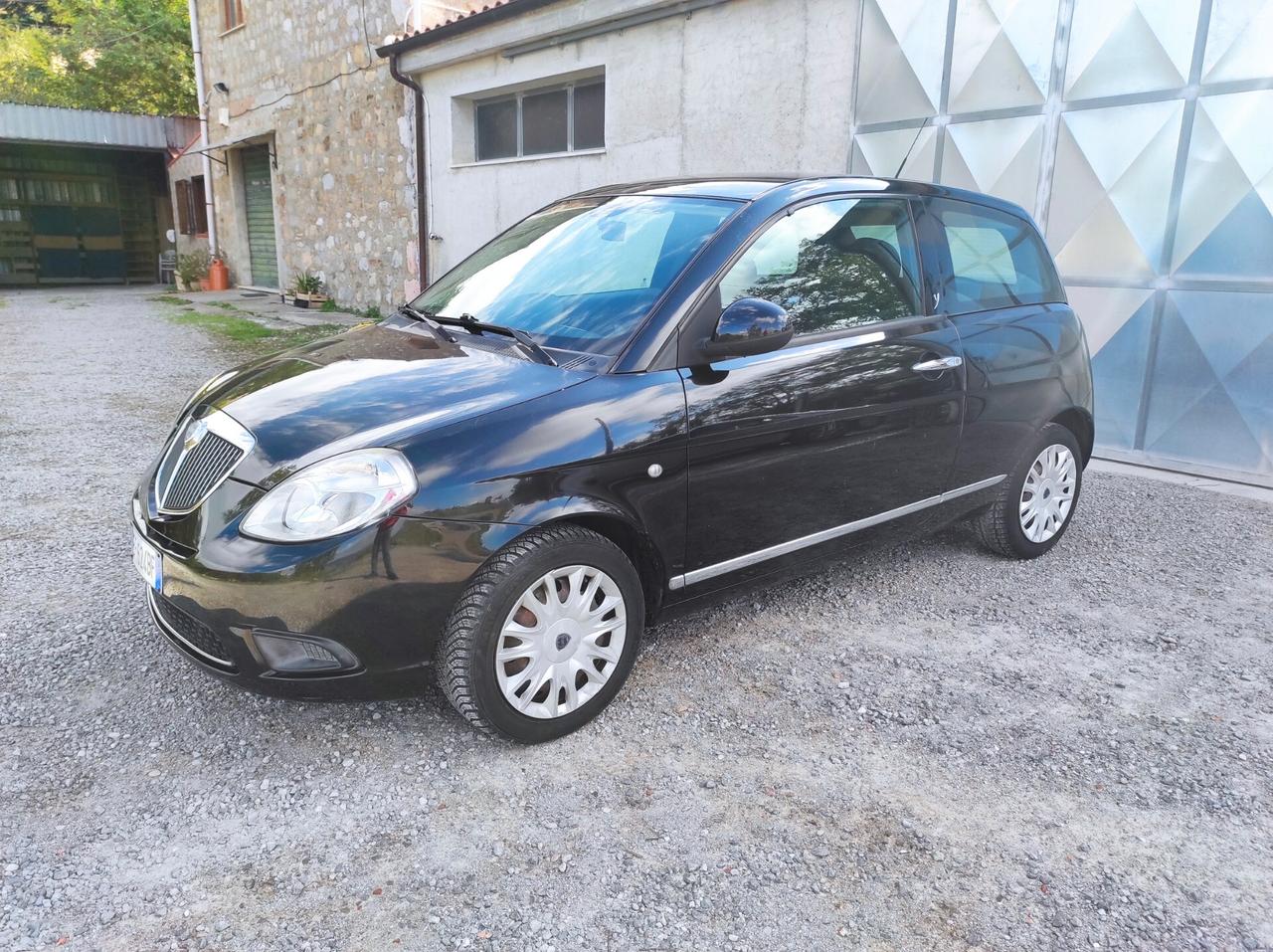 Lancia Ypsilon 1.3 MJT 75 CV Platinum