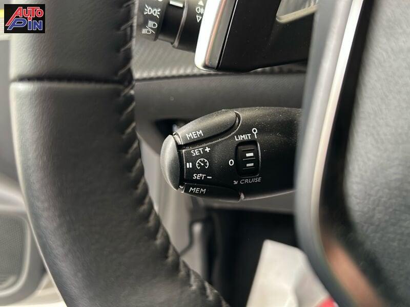 Peugeot 208 Allure Hybrid 110 e-DCS6 auto