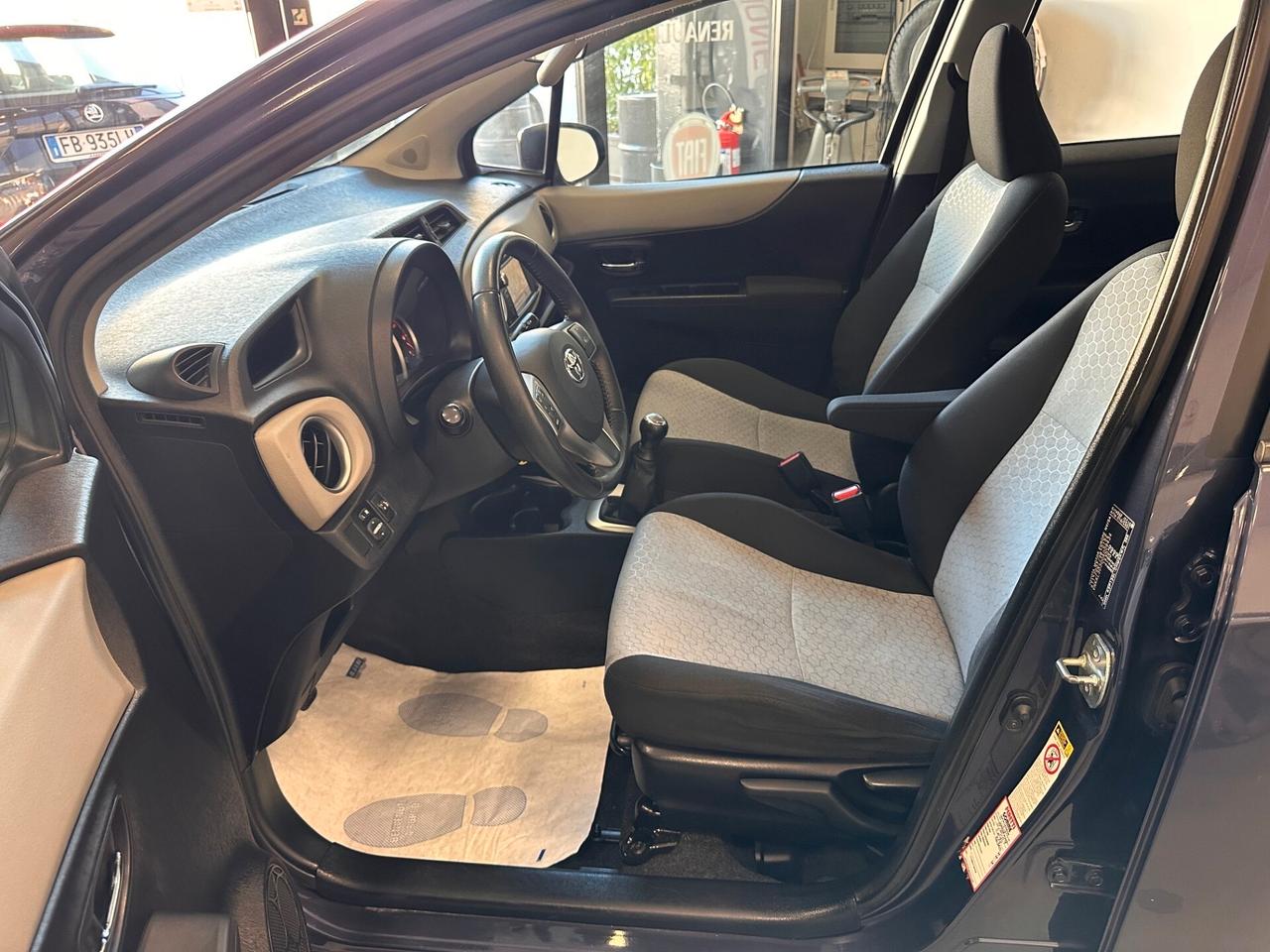 TOYOTA YARIS 1.0 BENZINA 5 PORTE