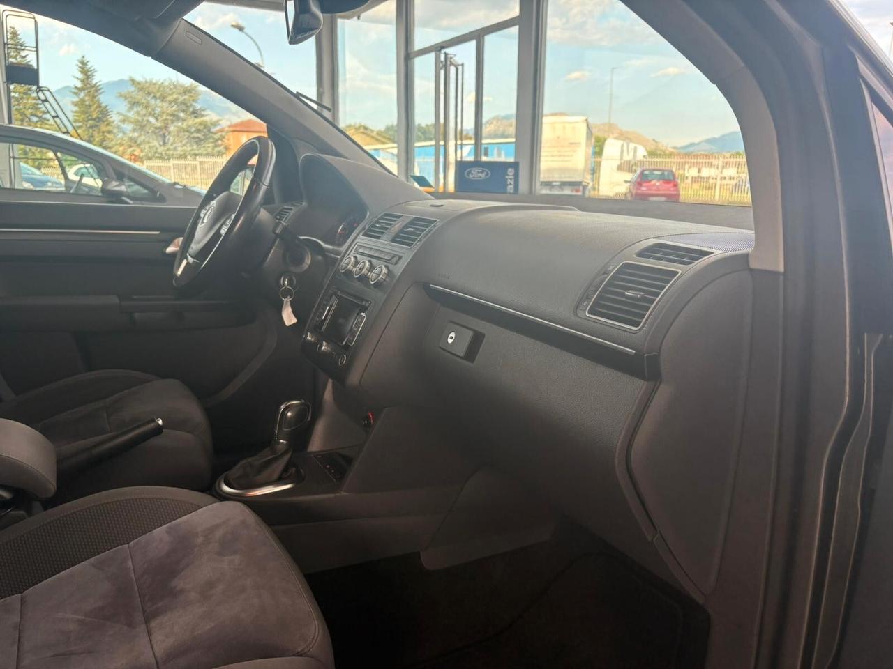 Volkswagen Touran Business 1.4 DSG Highline EcoFuel