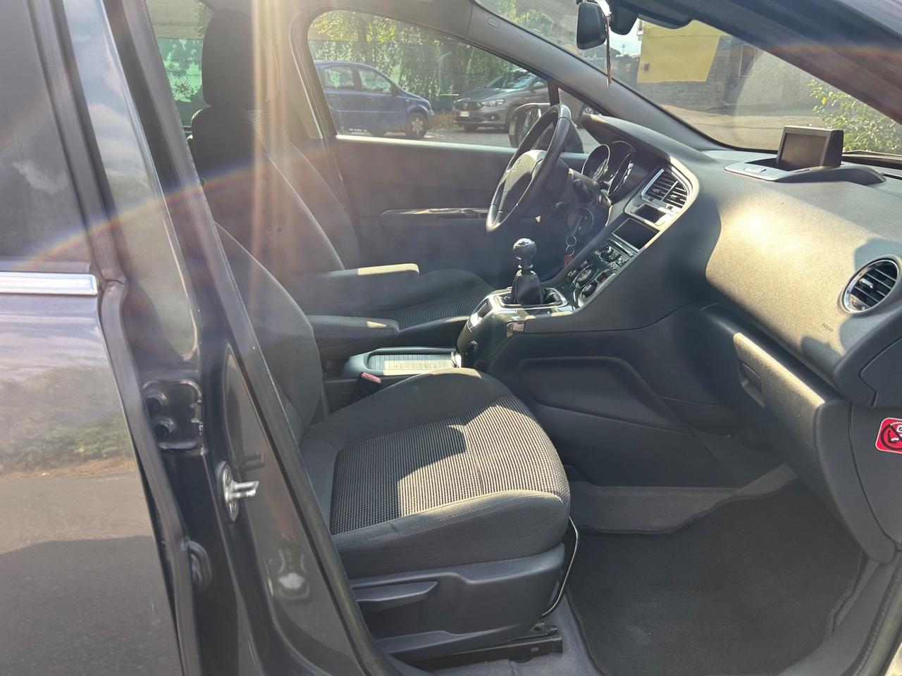 Peugeot 5008 1.6 HDi 112CV Allure 7posti