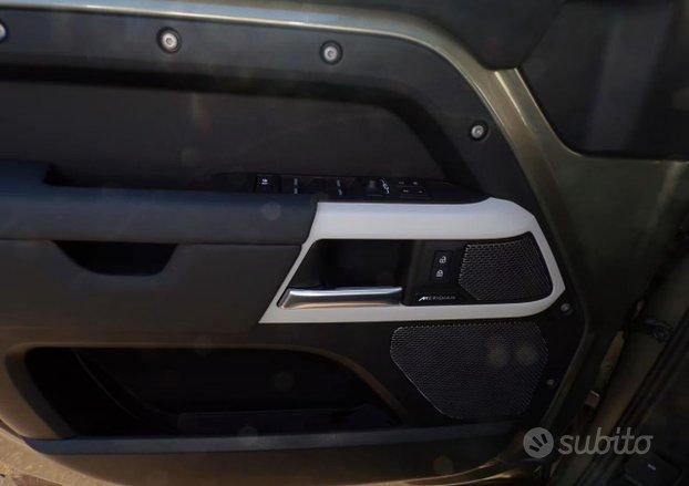 LAND ROVER Defender 110 3.0D I6 200 CV AWD Auto