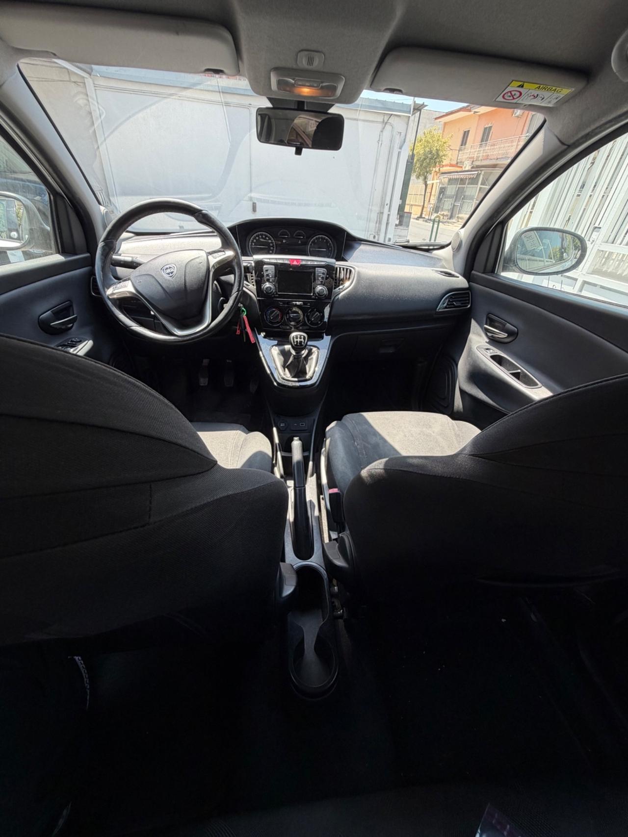 Lancia Ypsilon 1.2 69 CV 5 porte GPL Ecochic Platinum KM CERTIFICATI IN FATTURA