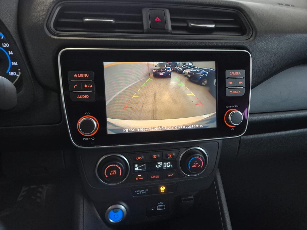 Nissan Leaf 40 kwh Solo 28.000 km