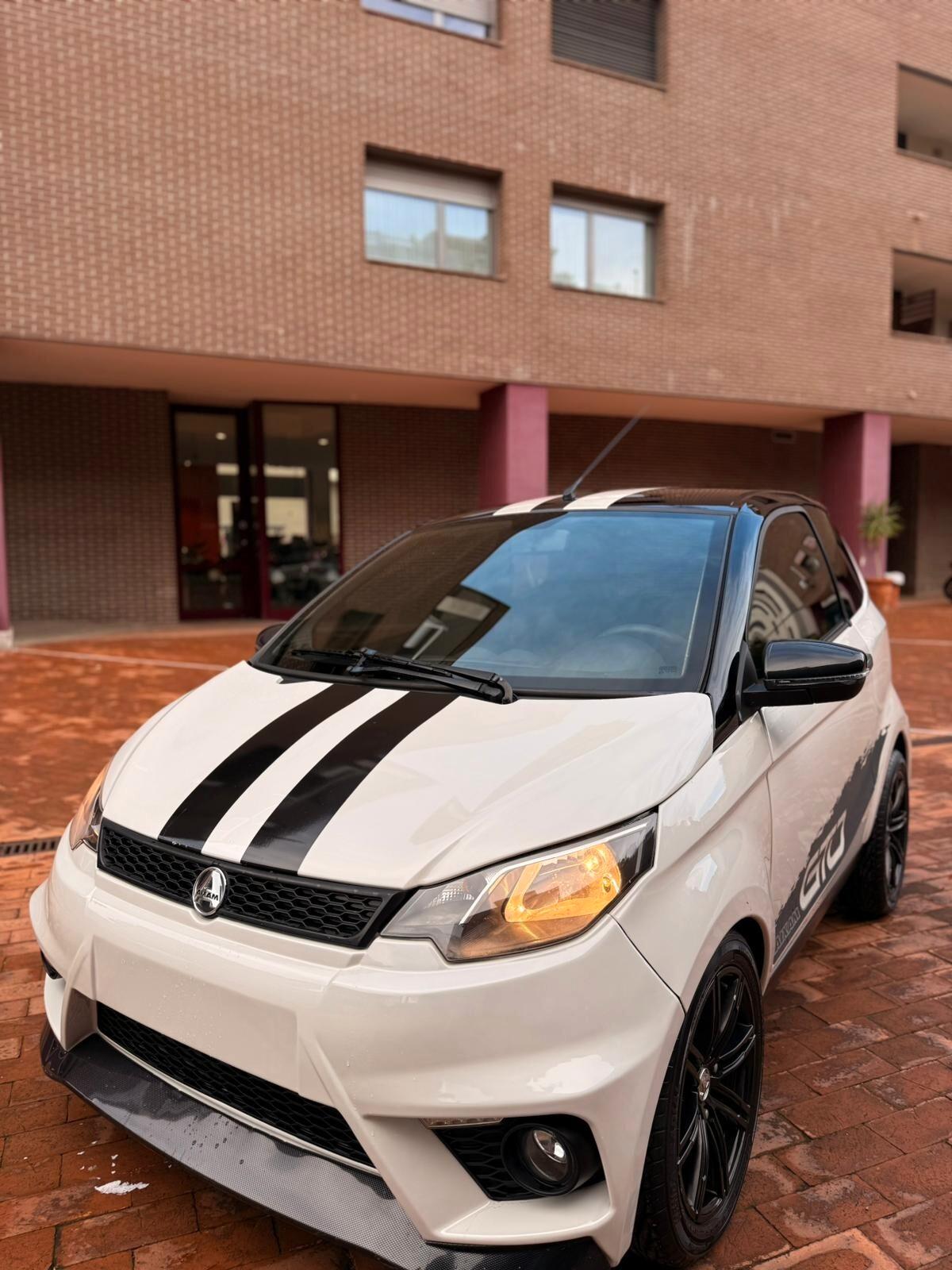 Aixam Miniauto GTO Bianca tetto Nero