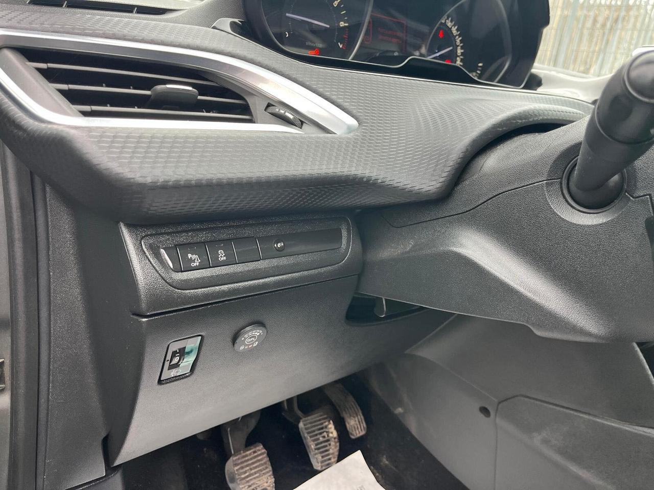Peugeot 208 PureTech 82 5p. GPL Allure