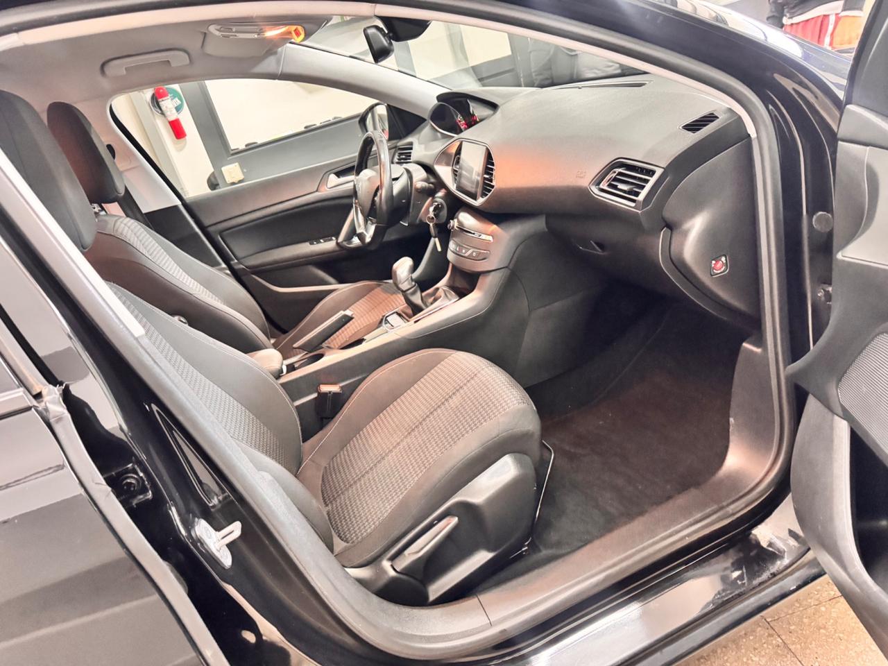 Peugeot 308 1.6 HDi 120 Cv Sw Allure - 12/2017