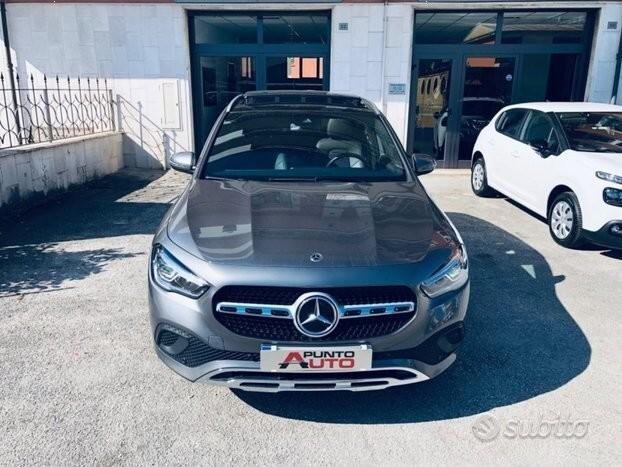 MERCEDES-BENZ GLA 200 d Automatic TETTO- AMBIENT