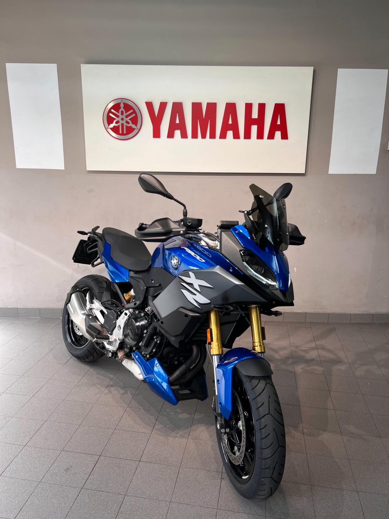 Bmw F 900 XR racing blue metallic