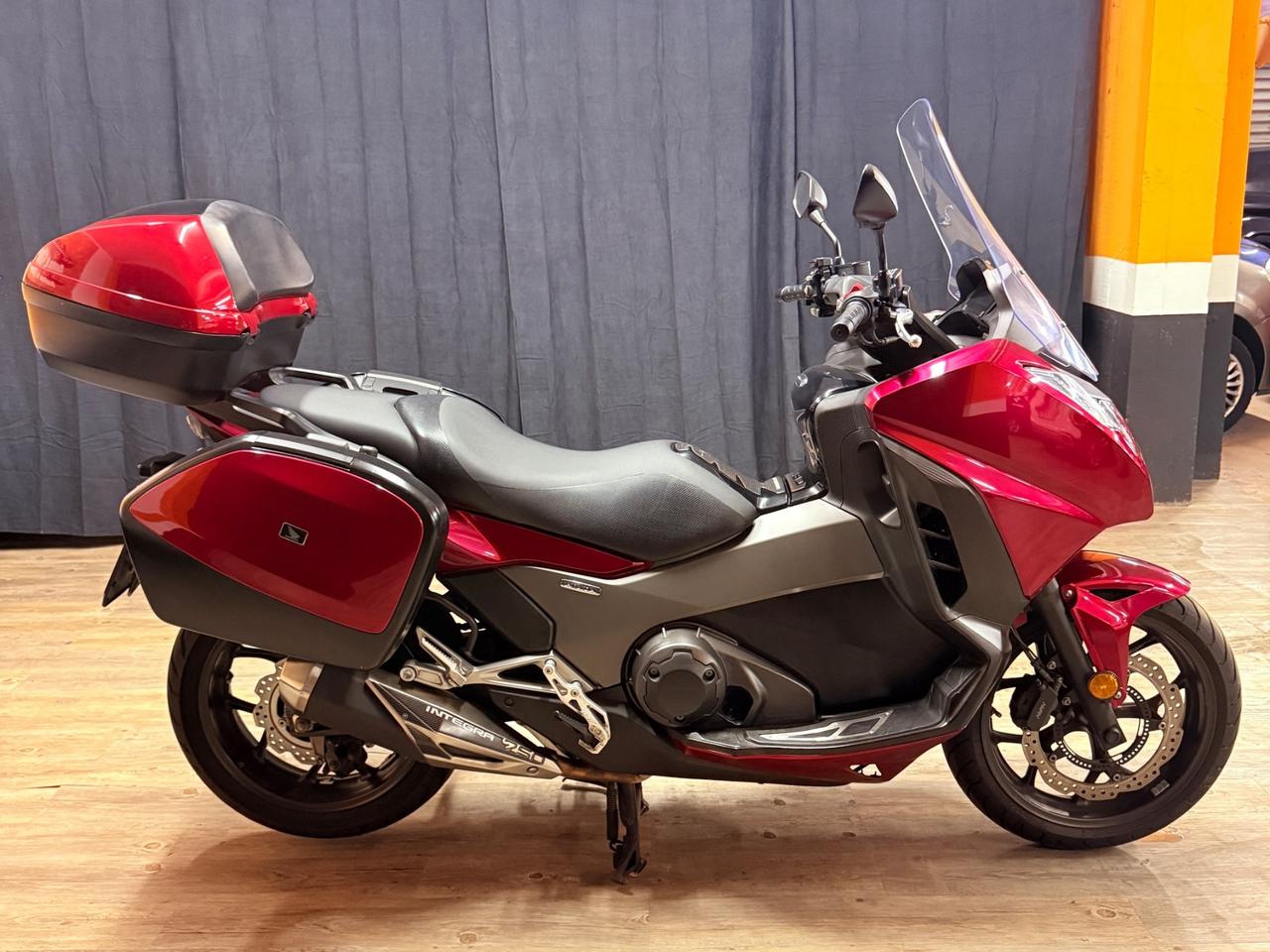 STRAORDINARIA HONDA INTEGRA 750 CON SOLI 36.470 KM COME NUOVA