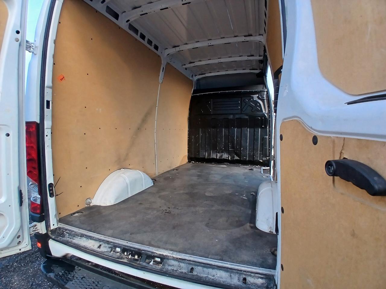Iveco Daily 35S12V 2.3 HPT PC-TM Furgone
