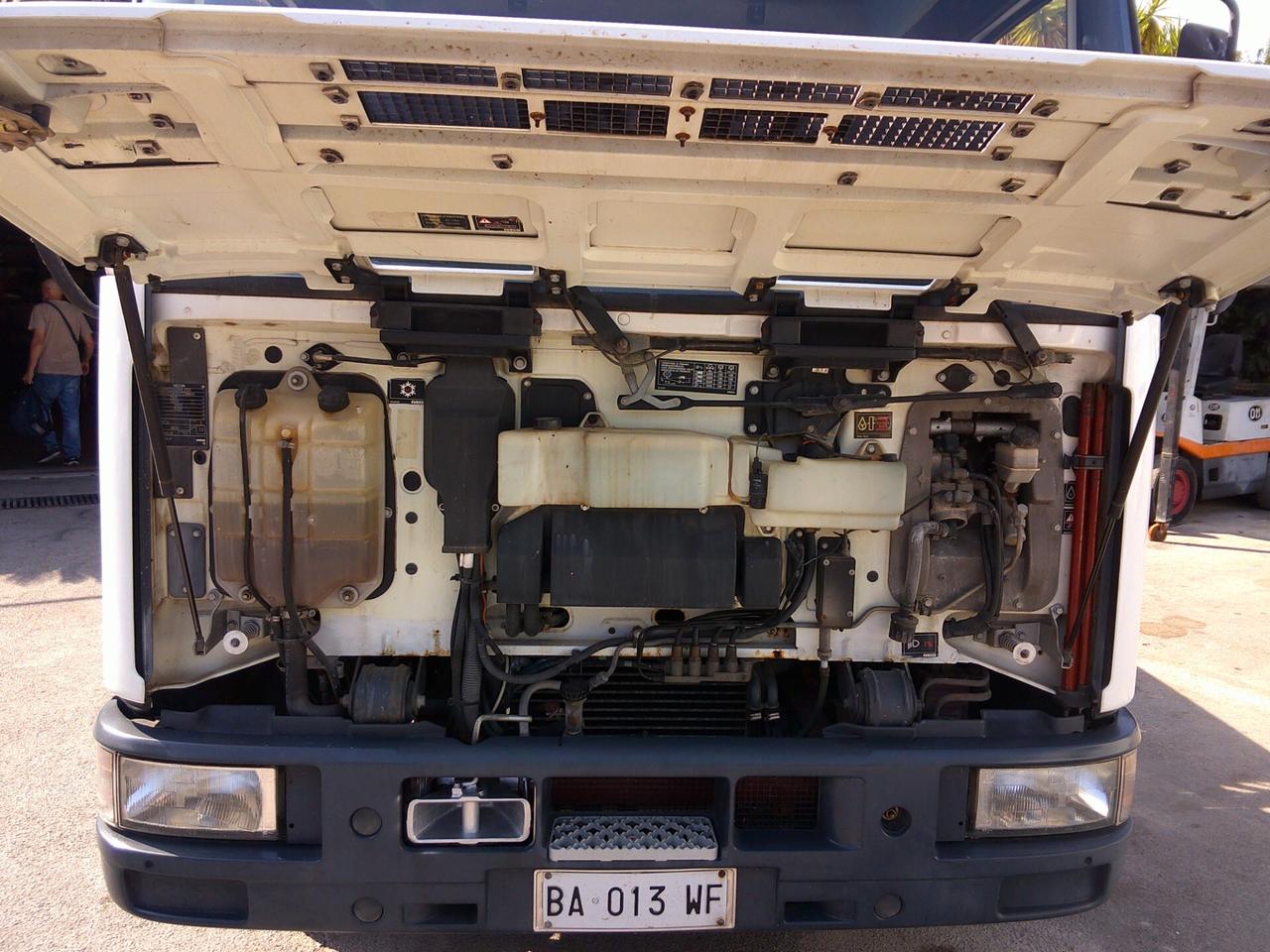 Iveco EUROCARGO RIBALTABILE CON GRU 92000 KM 98