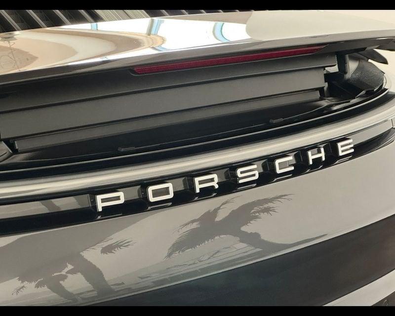 Porsche 911 (992) Carrera