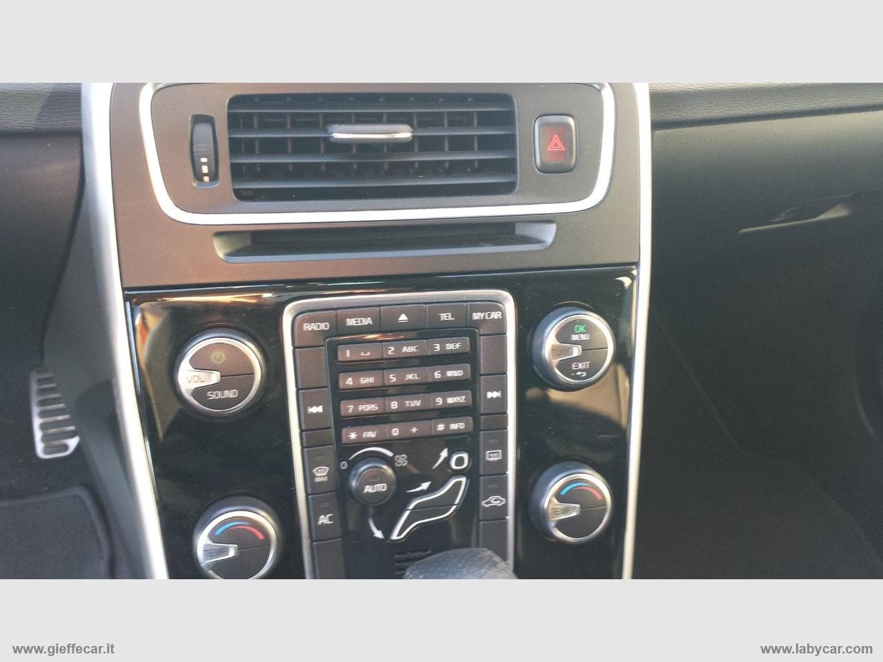 VOLVO V60 D3 Geartronic R-design