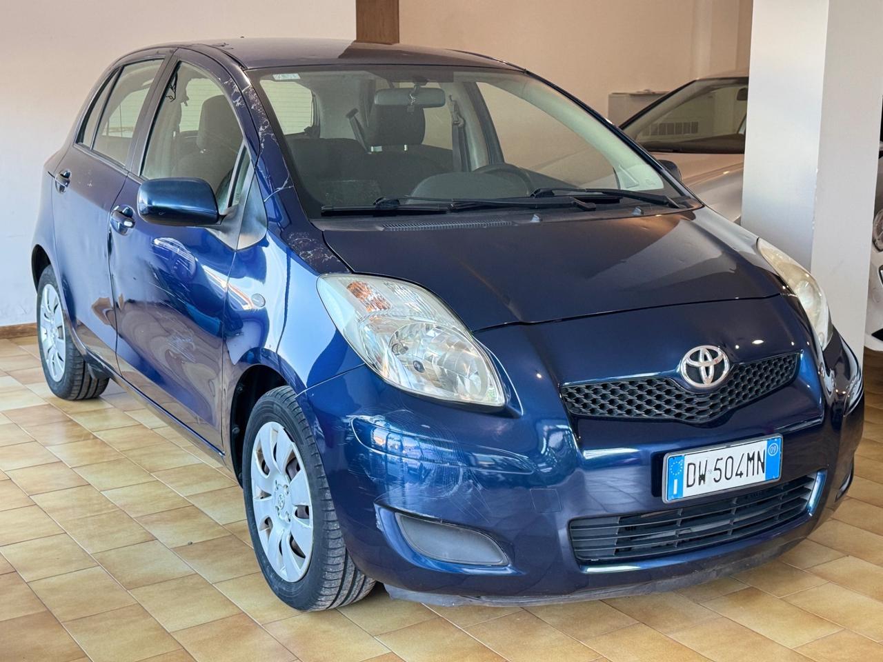 Toyota Yaris 1.0 5 porte Sol
