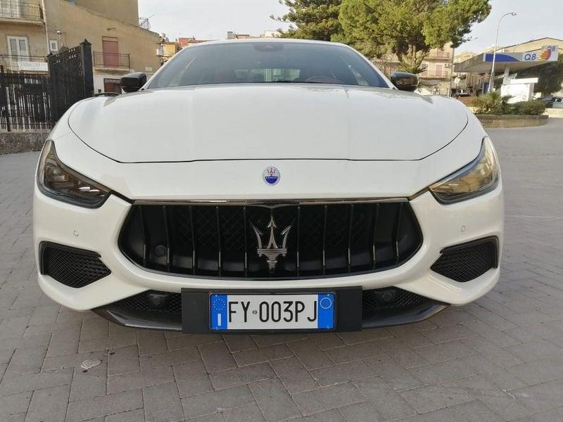 Maserati Ghibli V6 430 CV Q4 Gransport