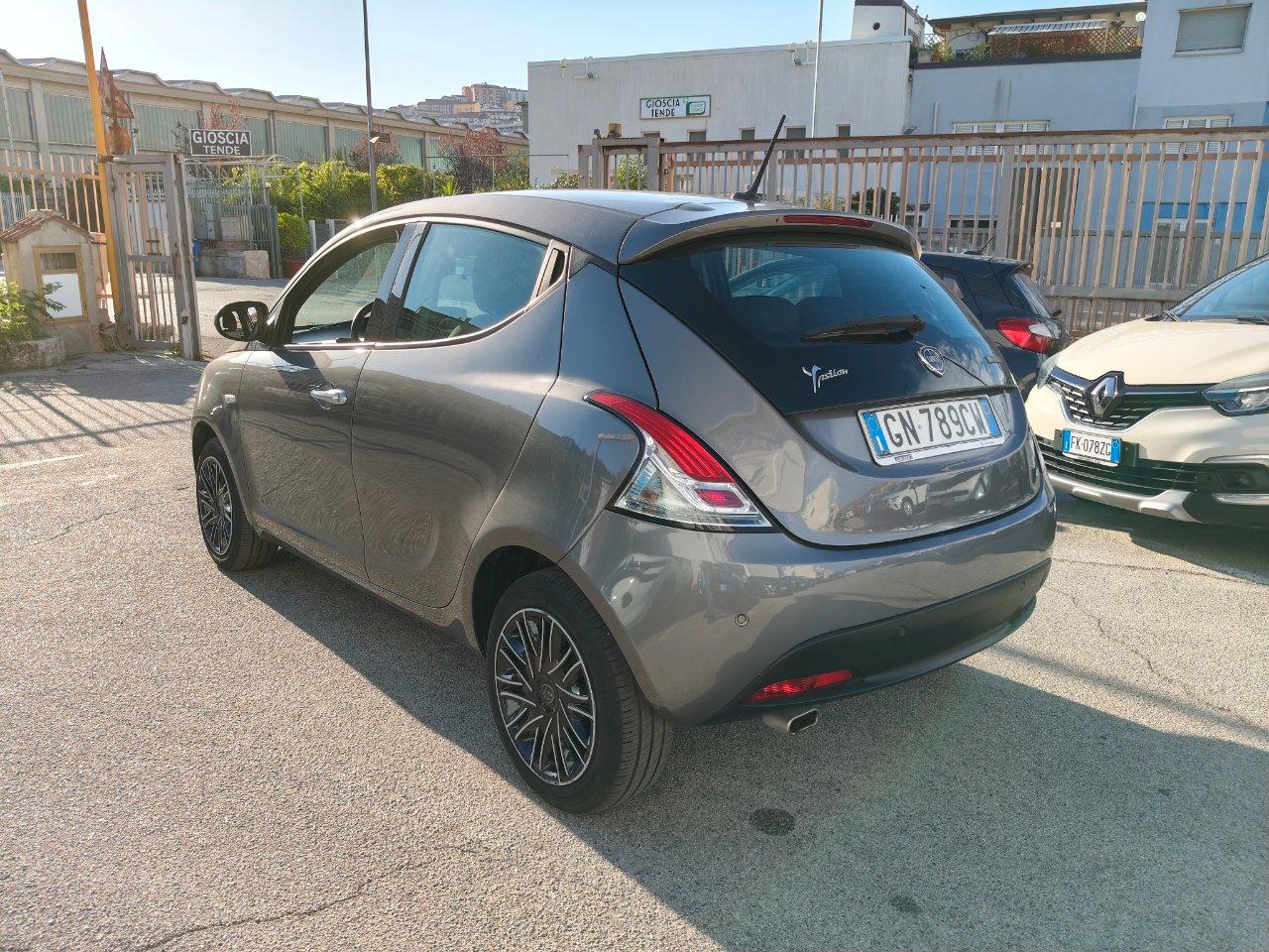 Lancia Ypsilon 1.0 firefly hybrid Gold s&s 70cv 5p.ti