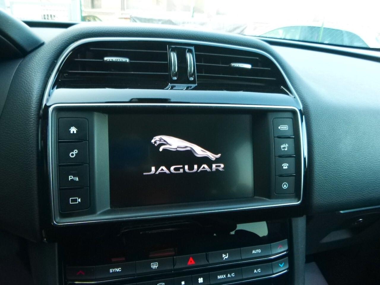 Jaguar F-Pace 2.0 D 180 CV AWD aut. R-Sport