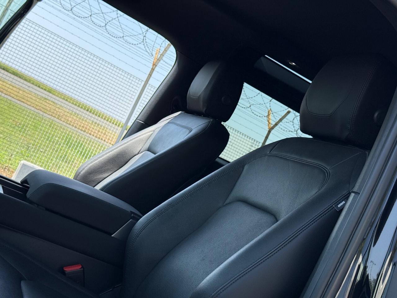 Land Rover Defender 90 3.0D I6 200 CV-BLACK EDITION -PERMUTABILE