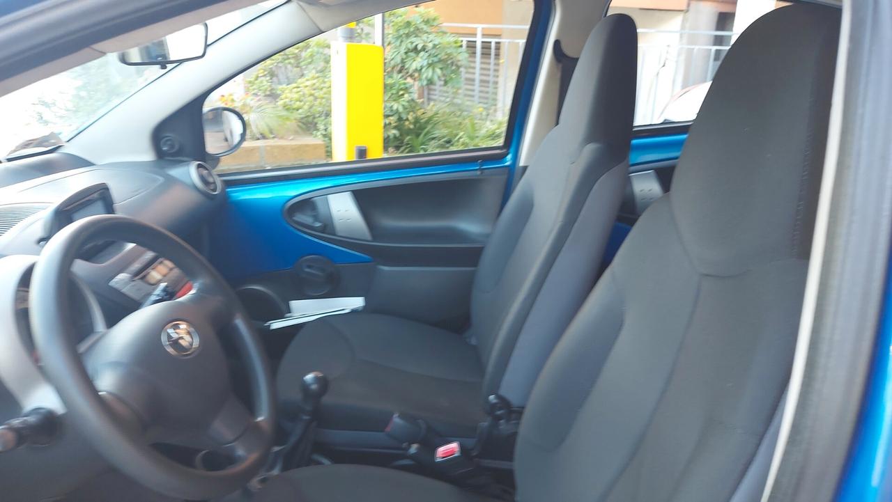 Toyota Aygo 1.0 12V VVT-i 5 porte Active Connect