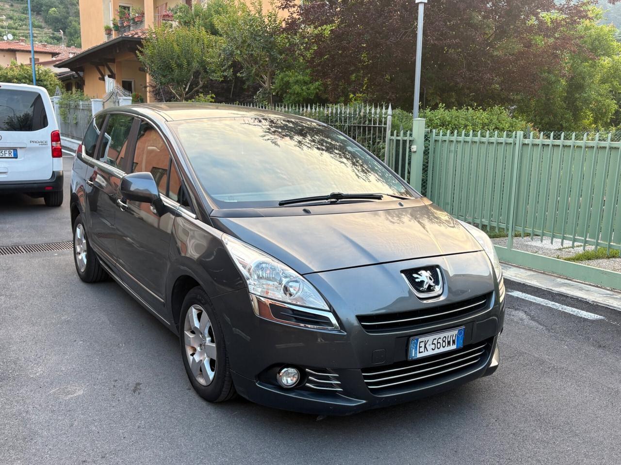 Peugeot 5008 2.0 HDi 150CV Active 7 POSTI