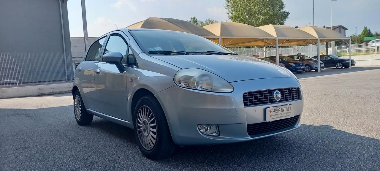 Fiat Punto CC. 1.242 Benzina 5 Porte 5 Posti Utilizzabile anche per i Neopatentati.