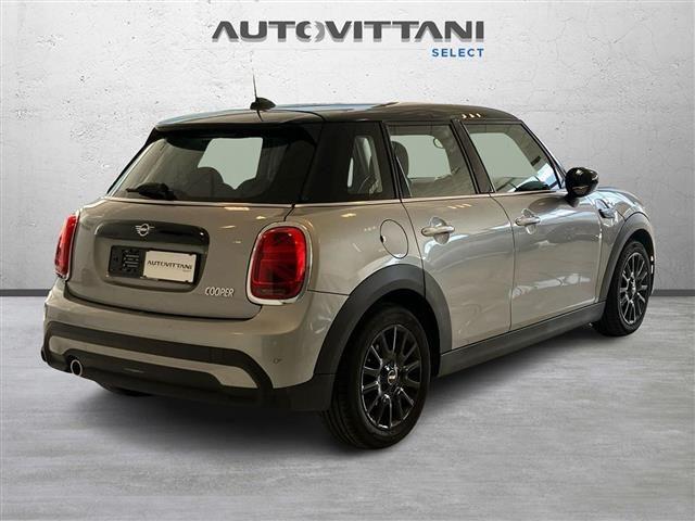 MINI Mini 5 Porte 1.5 Twin Power Turbo Cooper Essential