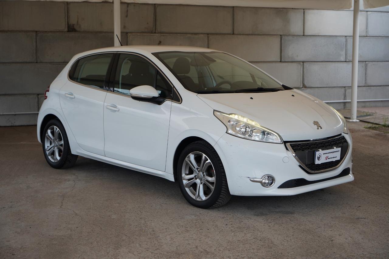 Peugeot 208 1.4 HDi 68 CV 5 porte Allure