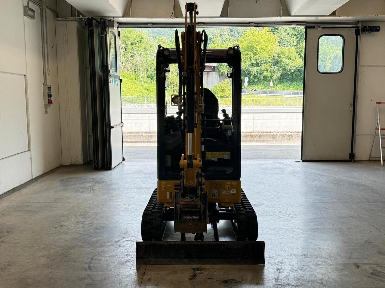 MINIESCAVATORE CATERPILLAR 301.7 CR