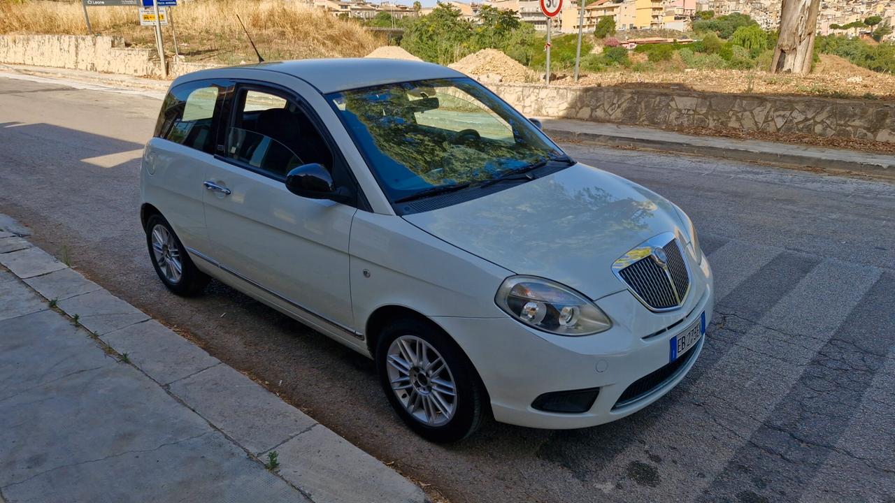Lancia Ypsilon 1.2 69 CV Diva