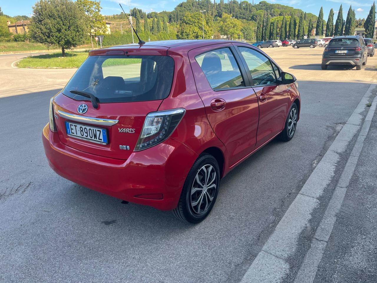 Toyota Yaris 1.5 Hybrid 5 porte Lounge automatica