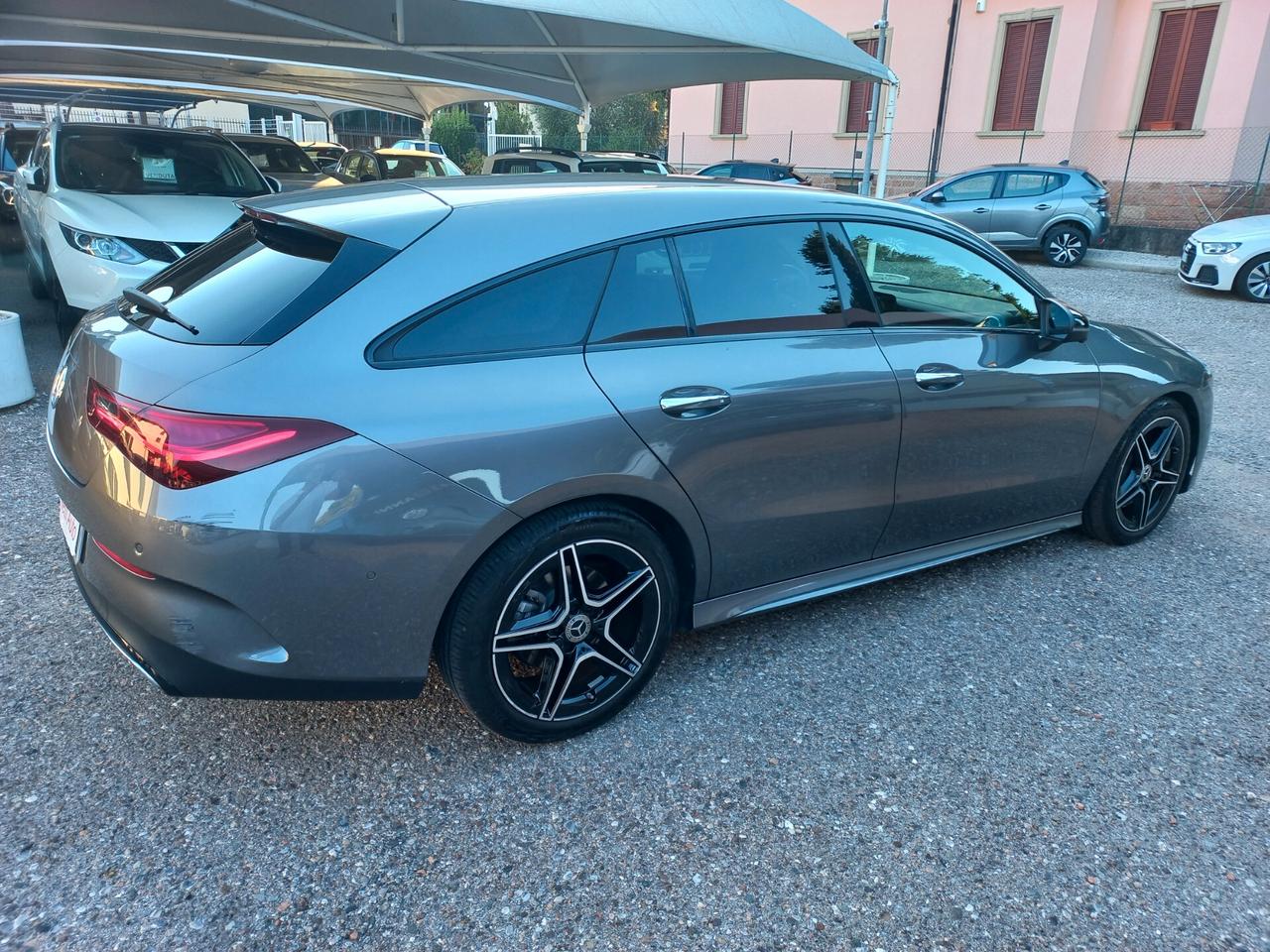 Mercedes-benz CLA 200 Automatic Shooting Brake AMG Line Premium