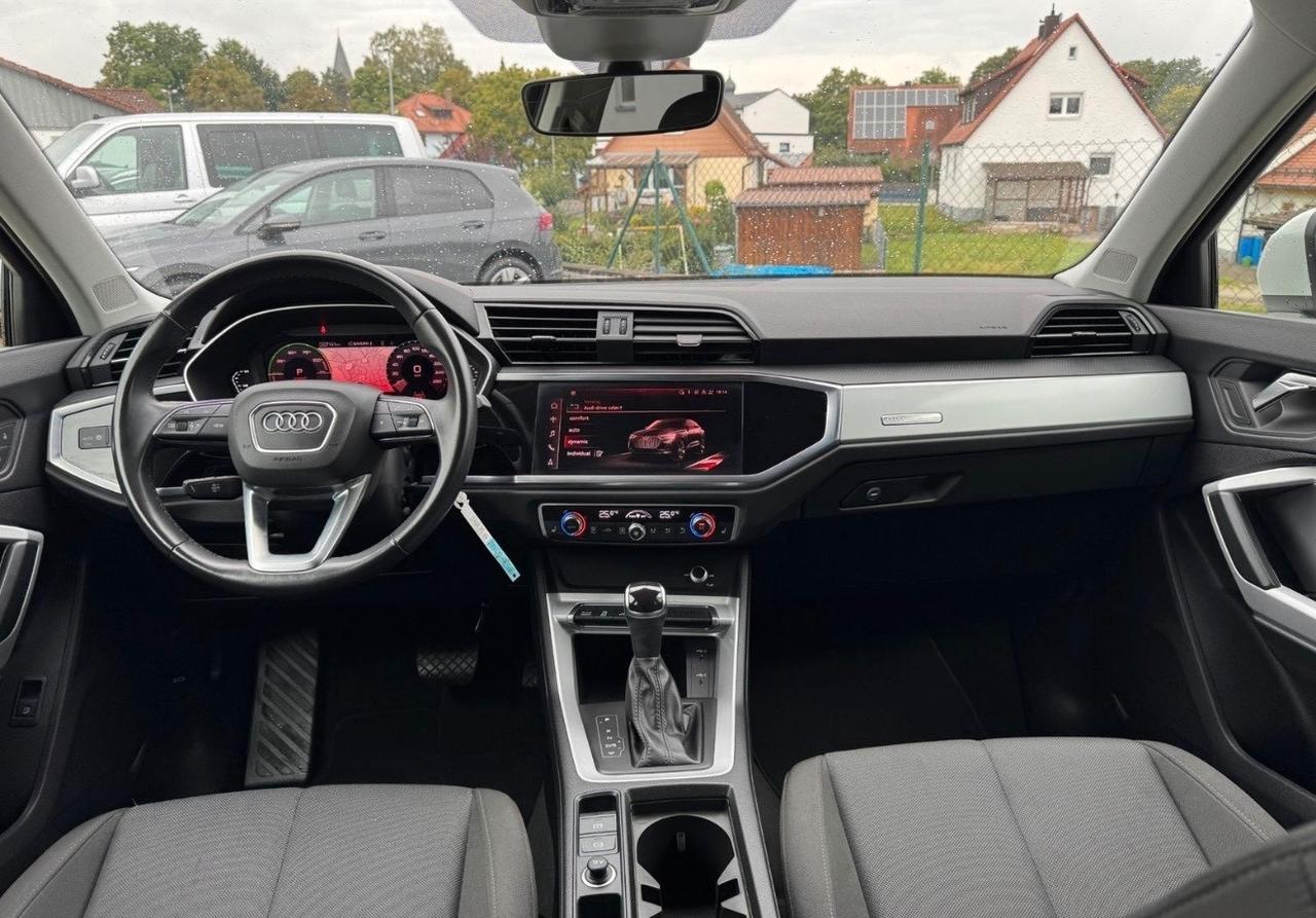 Audi Q3 SPB 45 TFSI e S tronic Business Plus