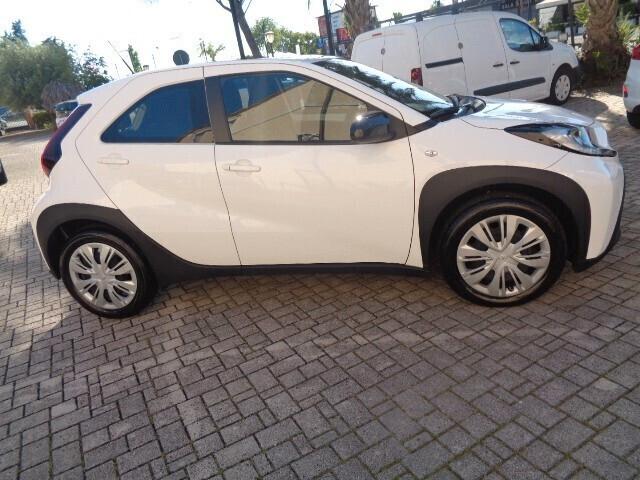 Toyota Aygo X 1.0 VVT-i 72 CV 5 porte Active S-CVT NO VINCOLO DI FINANZIAMENTO km 7000