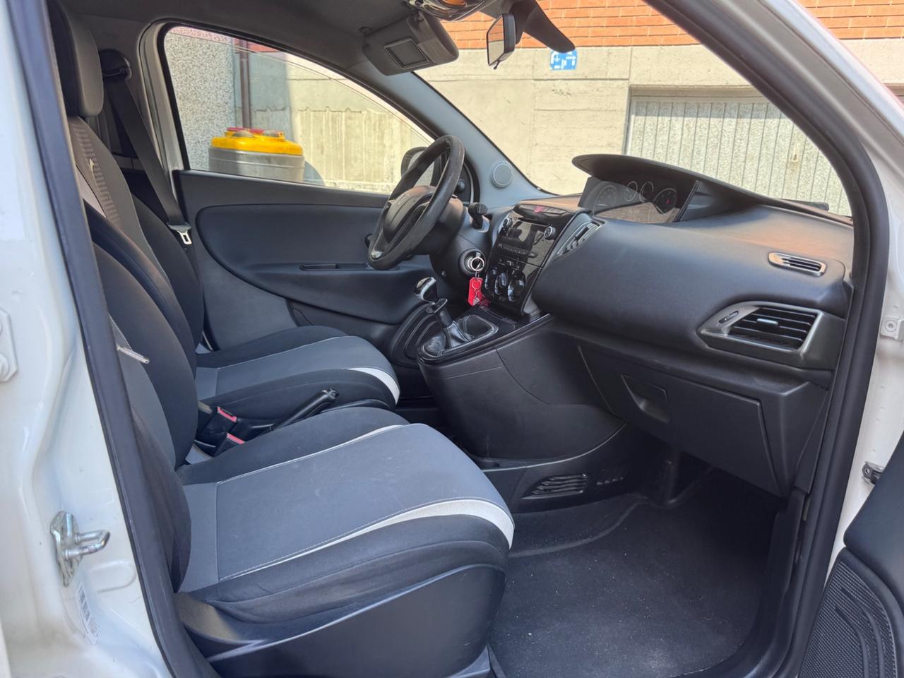 Lancia Ypsilon 1.2 69 CV 5 porte GPL Ecochic Gold