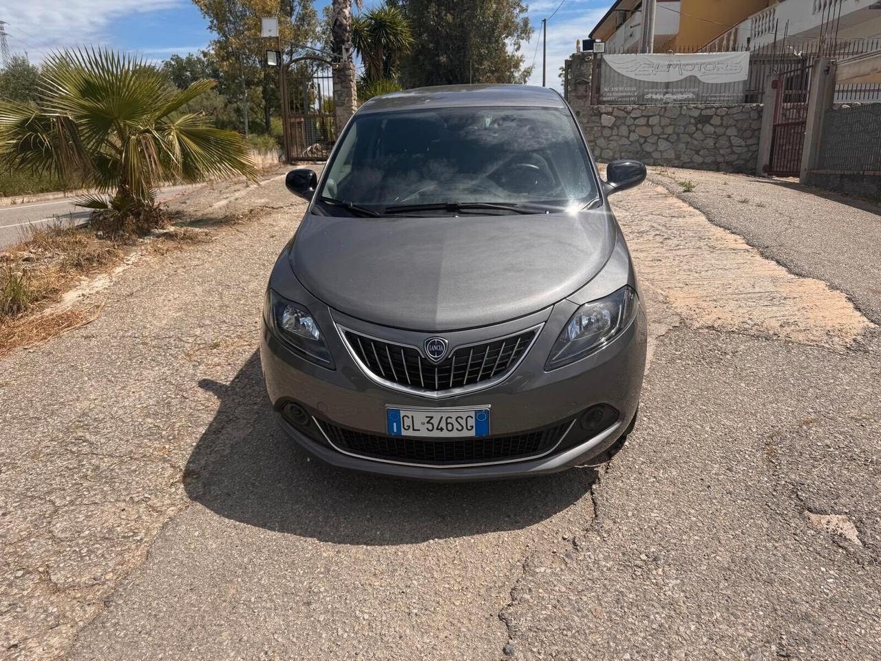 Lancia Ypsilon 1.0 FireFly 5 porte S&S Hybrid Silver Plus